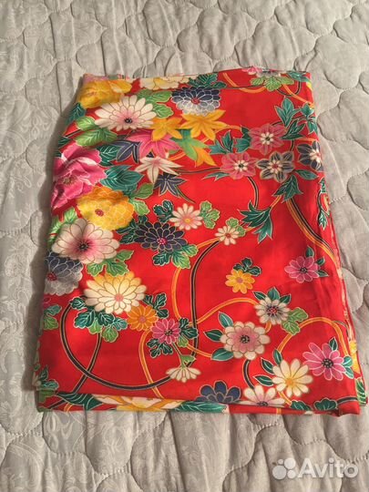 Красная ткань