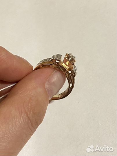 Золотое кольцо с бриллиантами