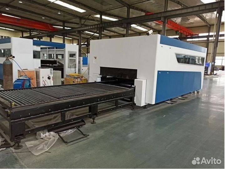 Лазерный станок с кабинетной защитой 6Квт