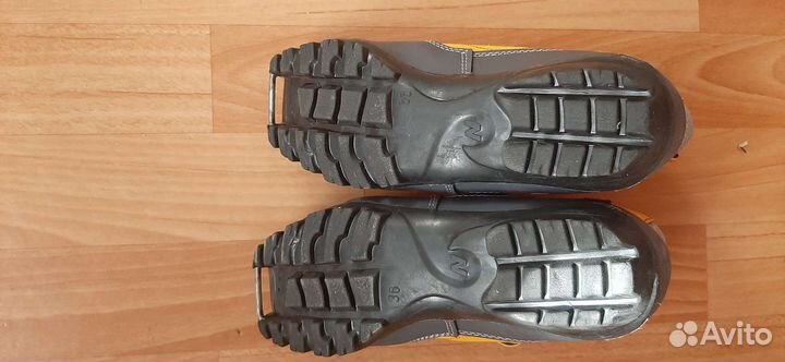 Лыжные ботинки