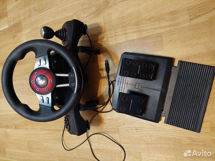 Игровой руль с педалями и коробкой передач