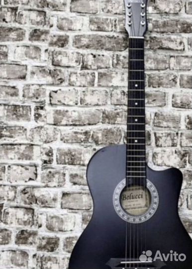 Акустическая классическая гитара