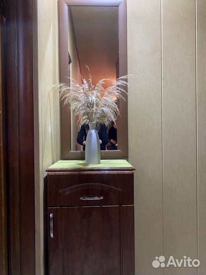 Шкаф с зеркалом