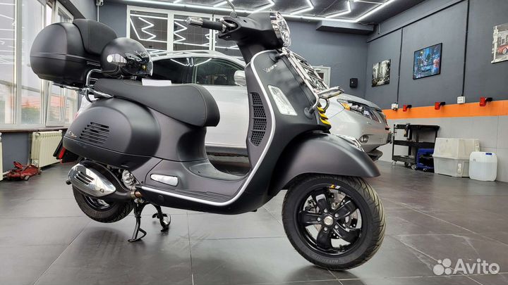 Vespa GTS300 2022