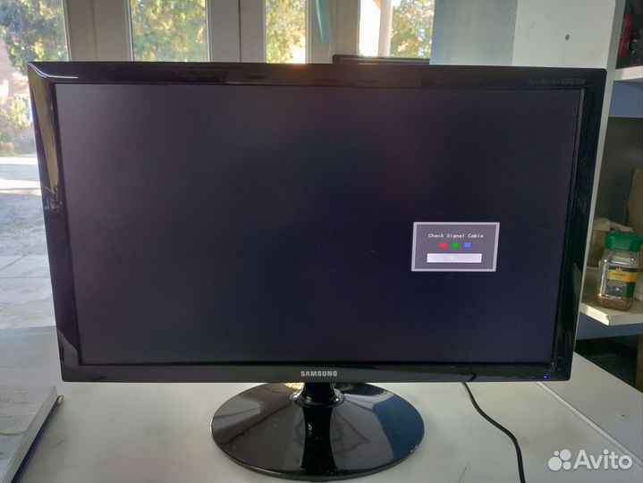 Монитор Samsung-61см