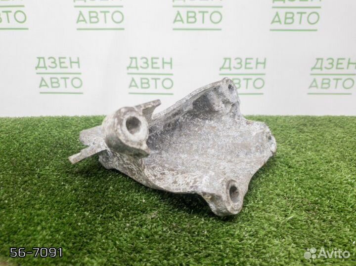 Кронштейн двигателя правый Audi A6 Allroad C6 AUK