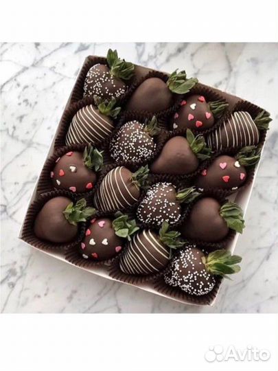 Клубника в шоколаде букеты