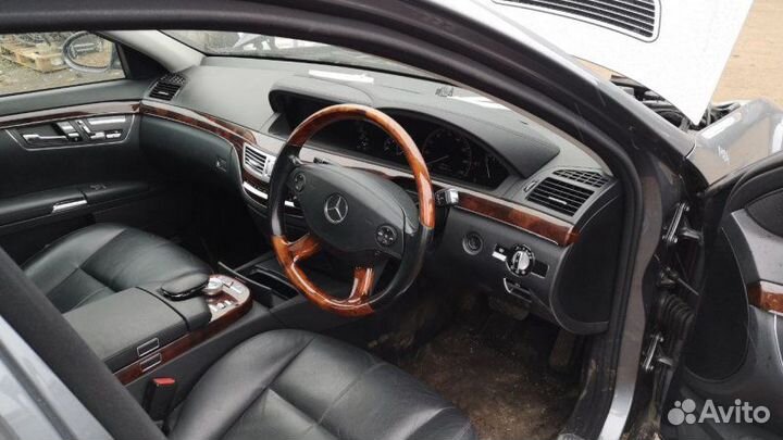 Ступица передняя левая Mercedes-Benz S-Class W221