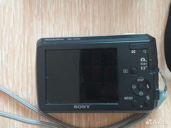 Компактный фотоаппарат Sony lens. DSC-S3000