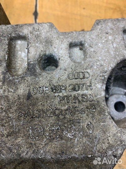 Кронштейн двигателя Volkswagen Passat B6 2.0 TDI