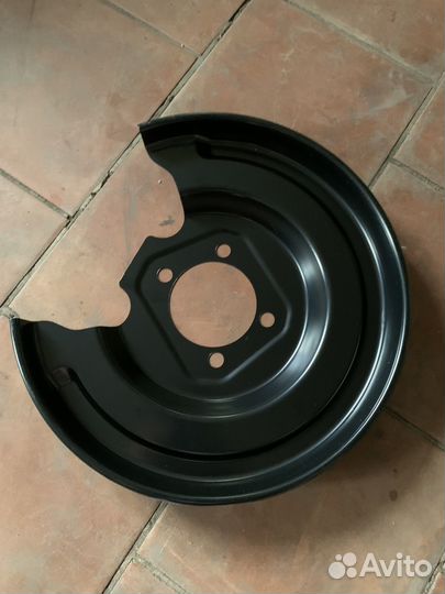 Пыльник тормозного диска Toyota Corolla 150