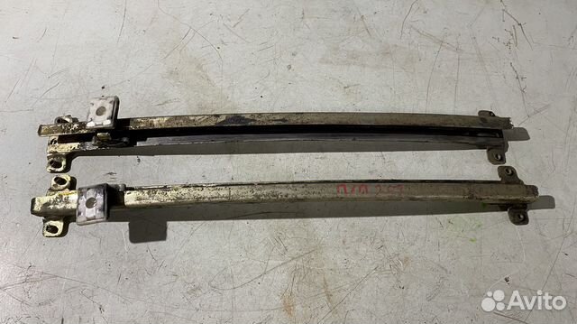 Направляющая передний стекол Mercedes Benz W202