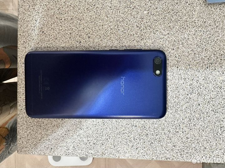 Телефон honor 7а