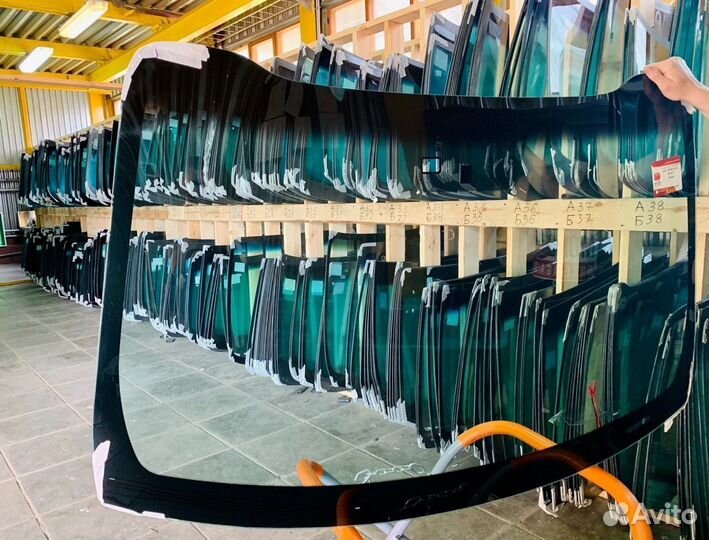 Лобовое стекло Kia Sportage 2011