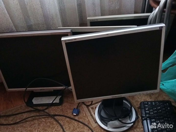 Монитор 17,19 дюймов несколько