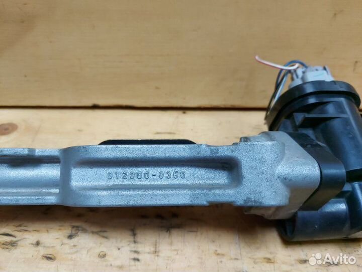 Дроссельная заслонка прав. subaru forester