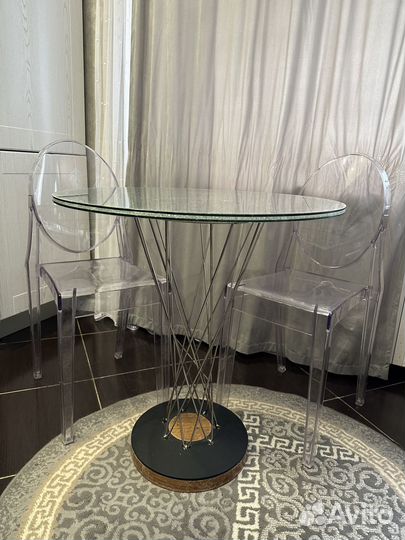 Стол и два стула для маленькой кухни, балкона