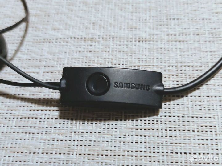 Проводные наушники samsung