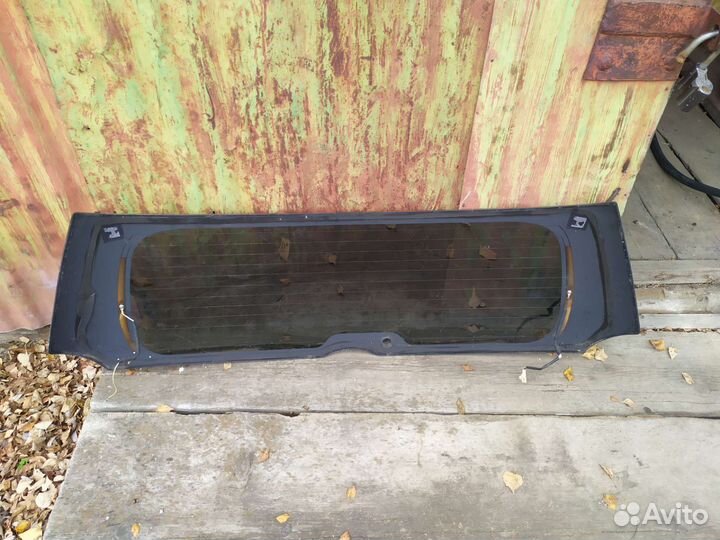 Заднее стекло на Toyota wish