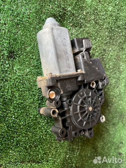 Моторчик стеклоподъемника задний левый Audi A6