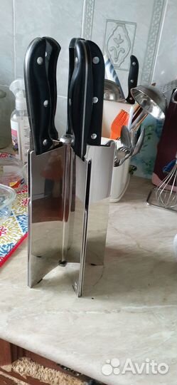 Подставка для ножей с ножами