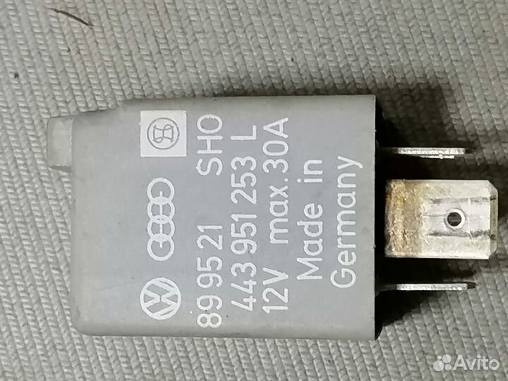 Реле №215 443951253L универсальное