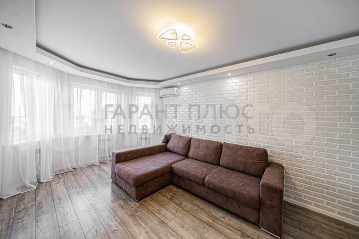 2-к. квартира, 65 м², 4/18 эт.