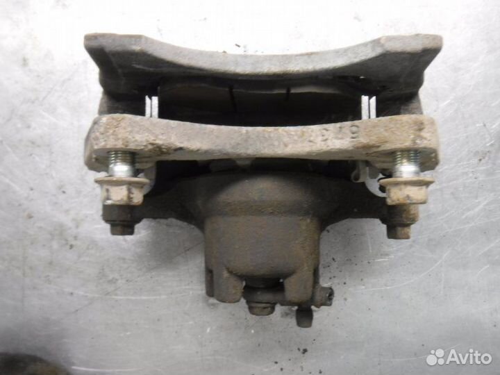 Суппорт передний левый Mitsubishi Outlander 3 GF