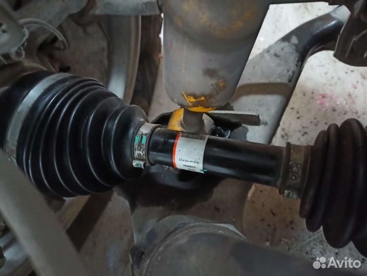 Привод передний левый Тойота Хайлюкс 8 1GD-FTV 2.8