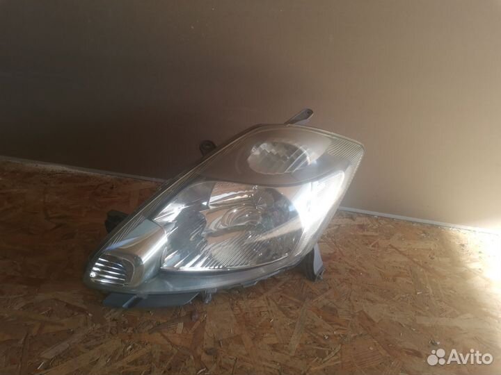 Фары Toyota passo