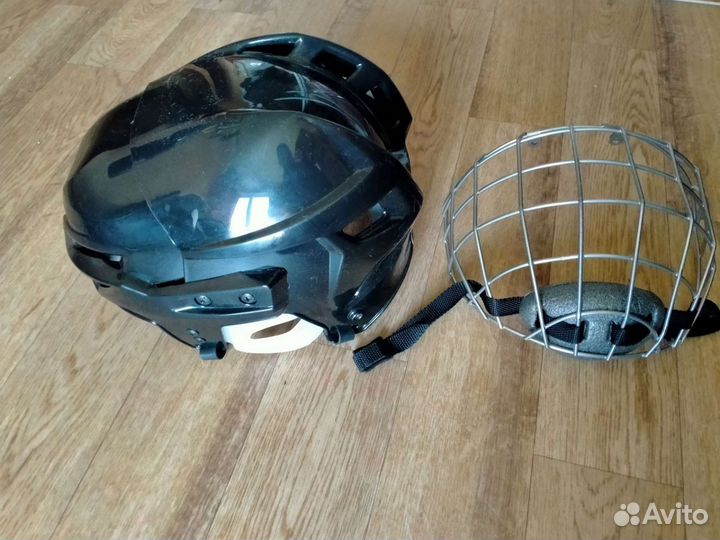 Шлем хоккейный