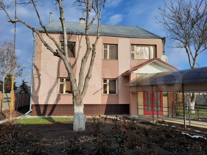 Дом 271 м² на участке 14 сот.