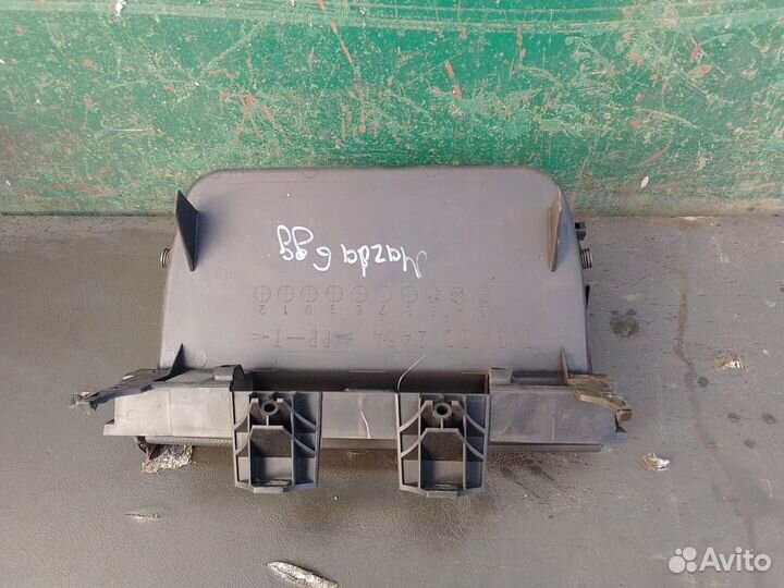 Бардачок торпеды mazda 6 gg