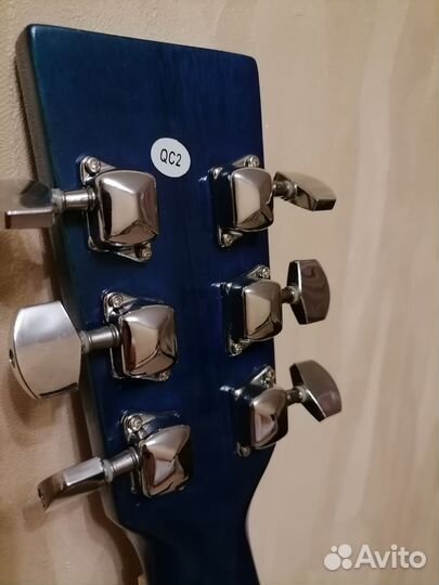 Акустическая гитара