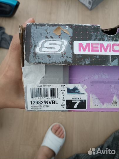 Кроссовки женские skechers 37