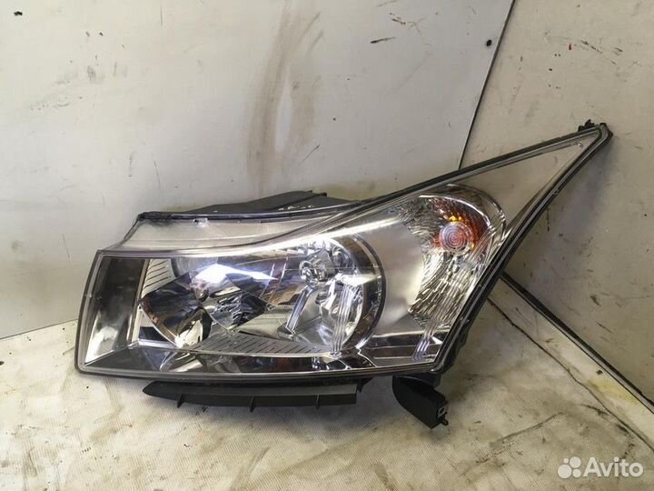 Фара левая Chevrolet Cruze