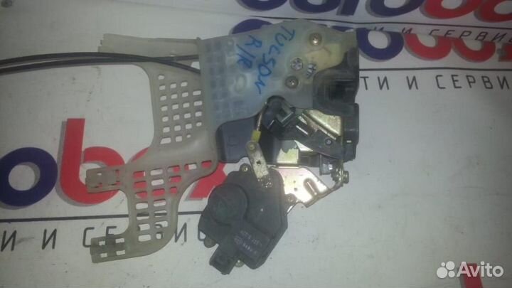 Замок двери задней правой Hyundai Tucson 2004-2010