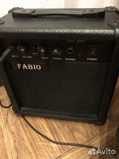 Комплект Электрогитара Fabio ST100 + Комб.ус 10w