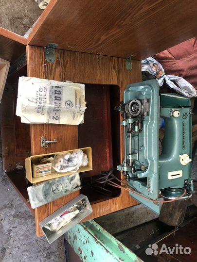 Швейная машинка чайка 2