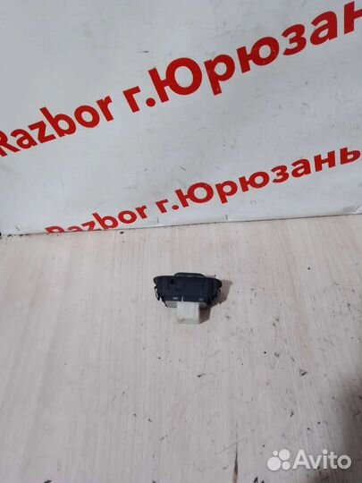 Кнопка стеклоподъемника Ford Maverick