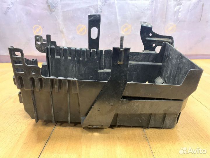 Полка аккумулятора Opel Astra J хетчбэк 5-ти дв