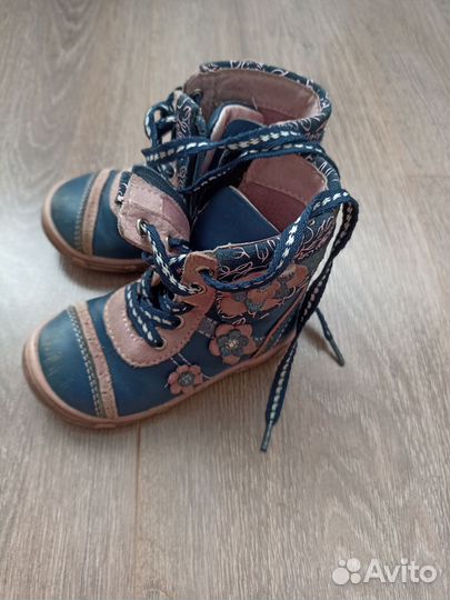 Ботинки для девочки 22