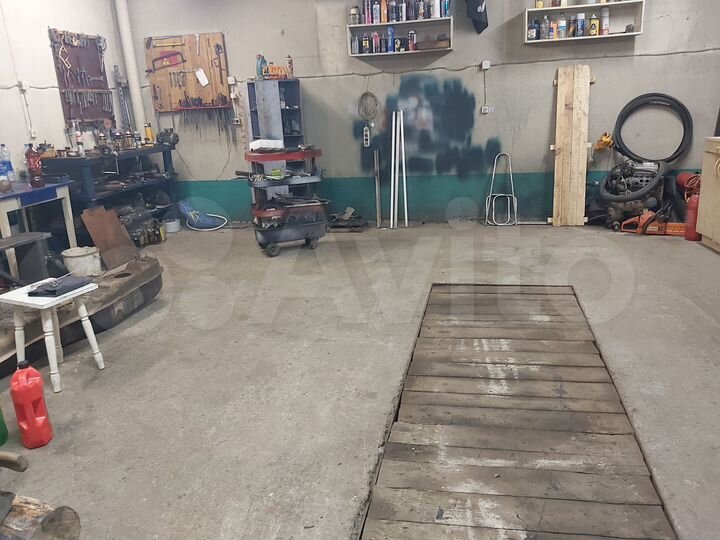 Гараж, > 30 м²