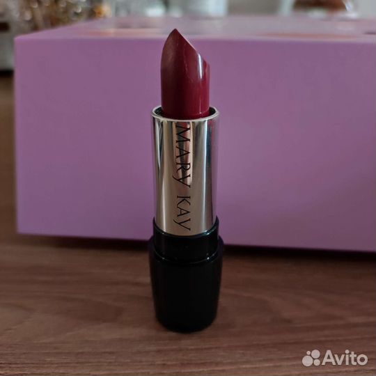 Помада, карандаш для губ, тени для век MaryKay