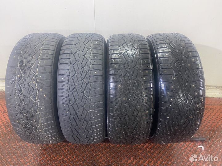 Nokian Tyres Hakkapeliitta 7 215/65 R16