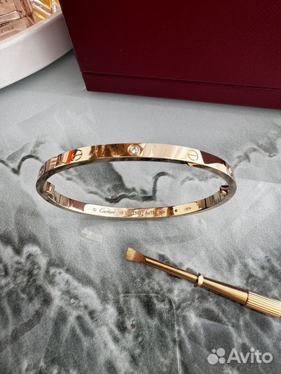 Браслет cartier love с бриллиантами золотой