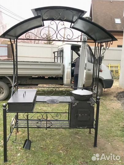 Мангал кованый с крышей