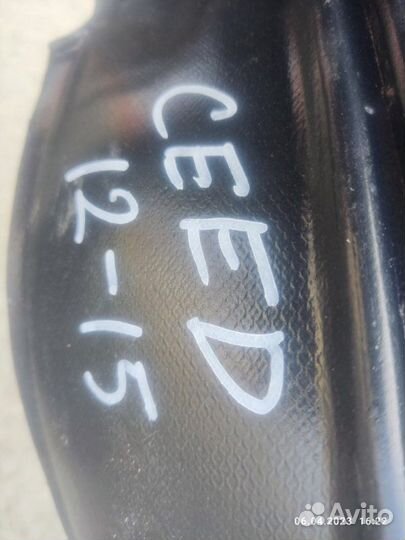 Подкрылок передний левый Kia Ceed Wagon JD