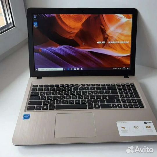Ноутбук asus