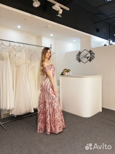Платье вечернее